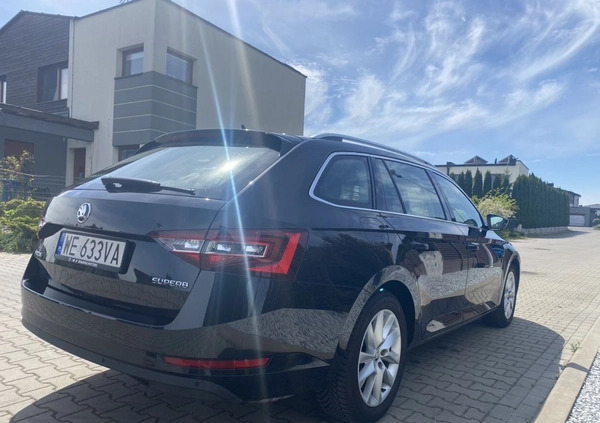 Skoda Superb cena 76900 przebieg: 136000, rok produkcji 2018 z Brzeg Dolny małe 211